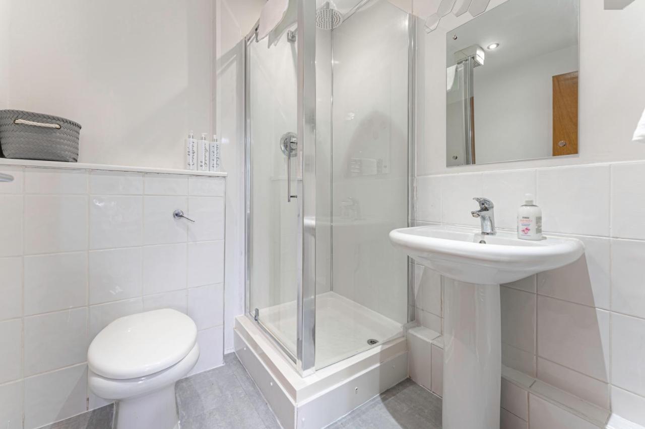 Jkg Property Solutions Presents Cosy City Apartment Coventry Buitenkant foto