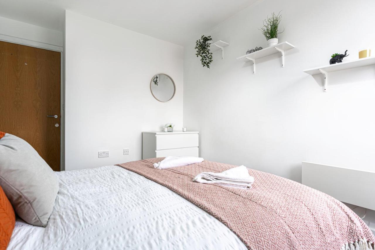 Jkg Property Solutions Presents Cosy City Apartment Coventry Buitenkant foto